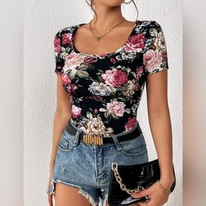 ❣️Summer Sale! Floral Print Scoop Neck Top Size Large